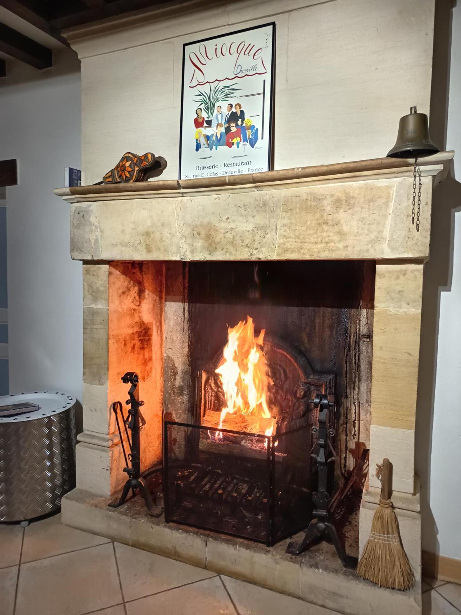 Maison De Charme Tour-en-Bessin Esterno foto